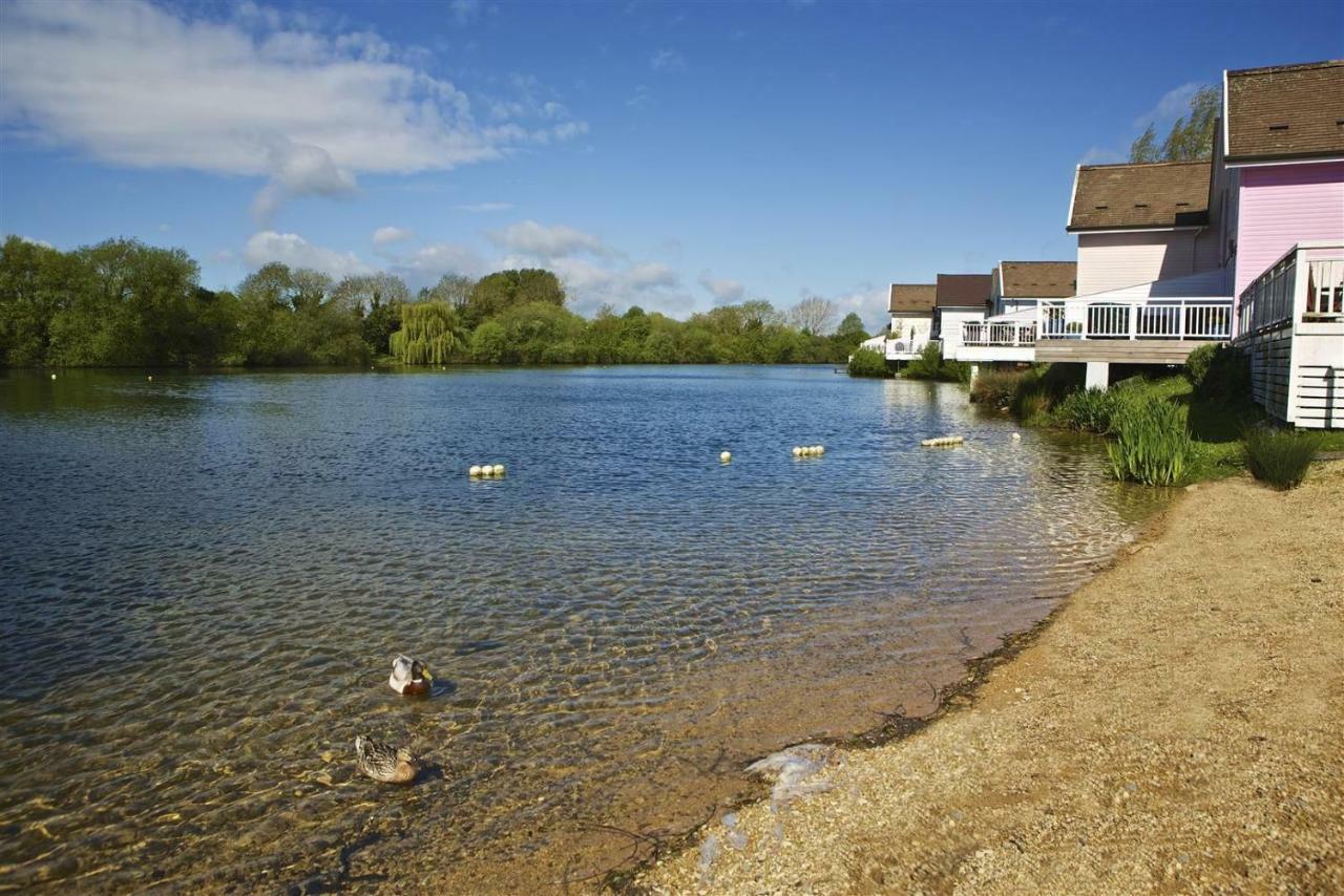 Mallard Lodge Cirencester Exterior photo
